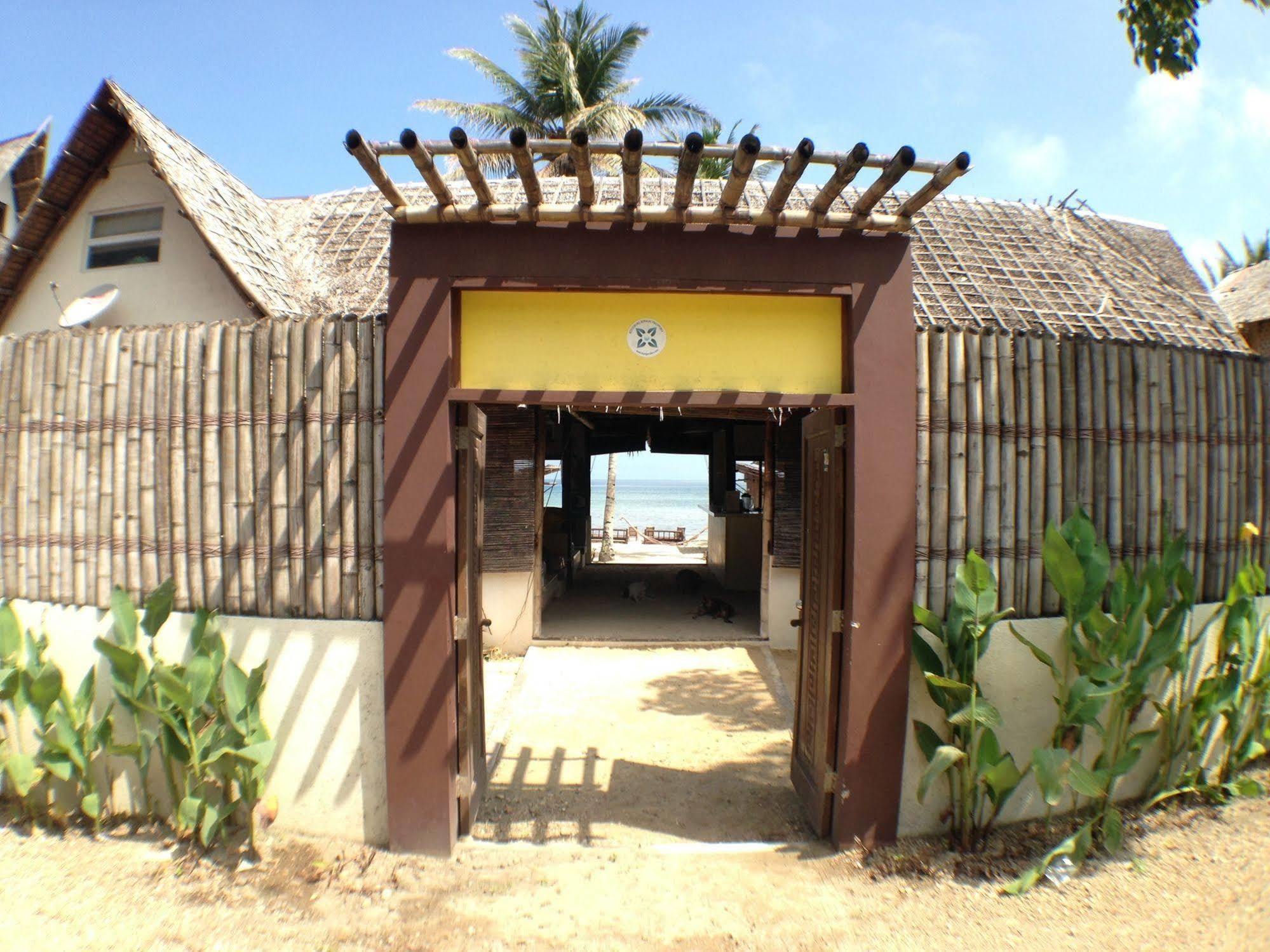 קאטיקלן Mangoriders Beach Club מראה חיצוני תמונה